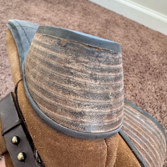 2 FOR $20 Clarks Spye Comet Tan Brown Suede Leather Booties Boots Size 6.5 - Picture 11 of 13